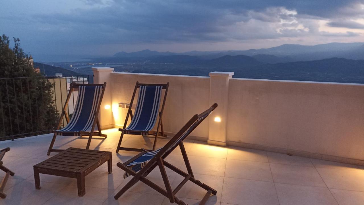 Monte Forru Homestay *