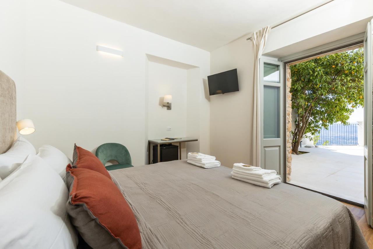 Monte Forru Homestay